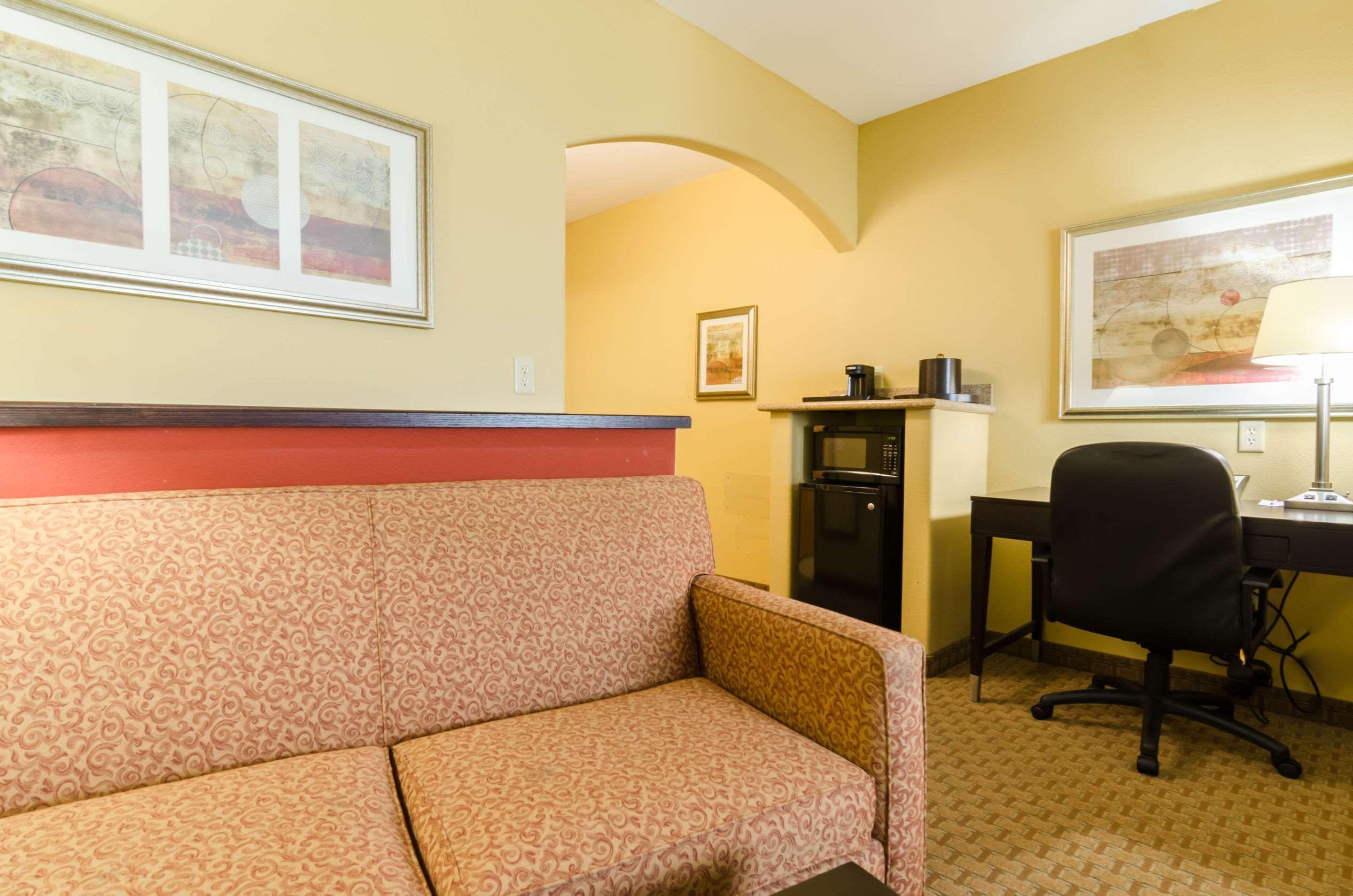 Comfort Suites Salina South Екстер'єр фото
