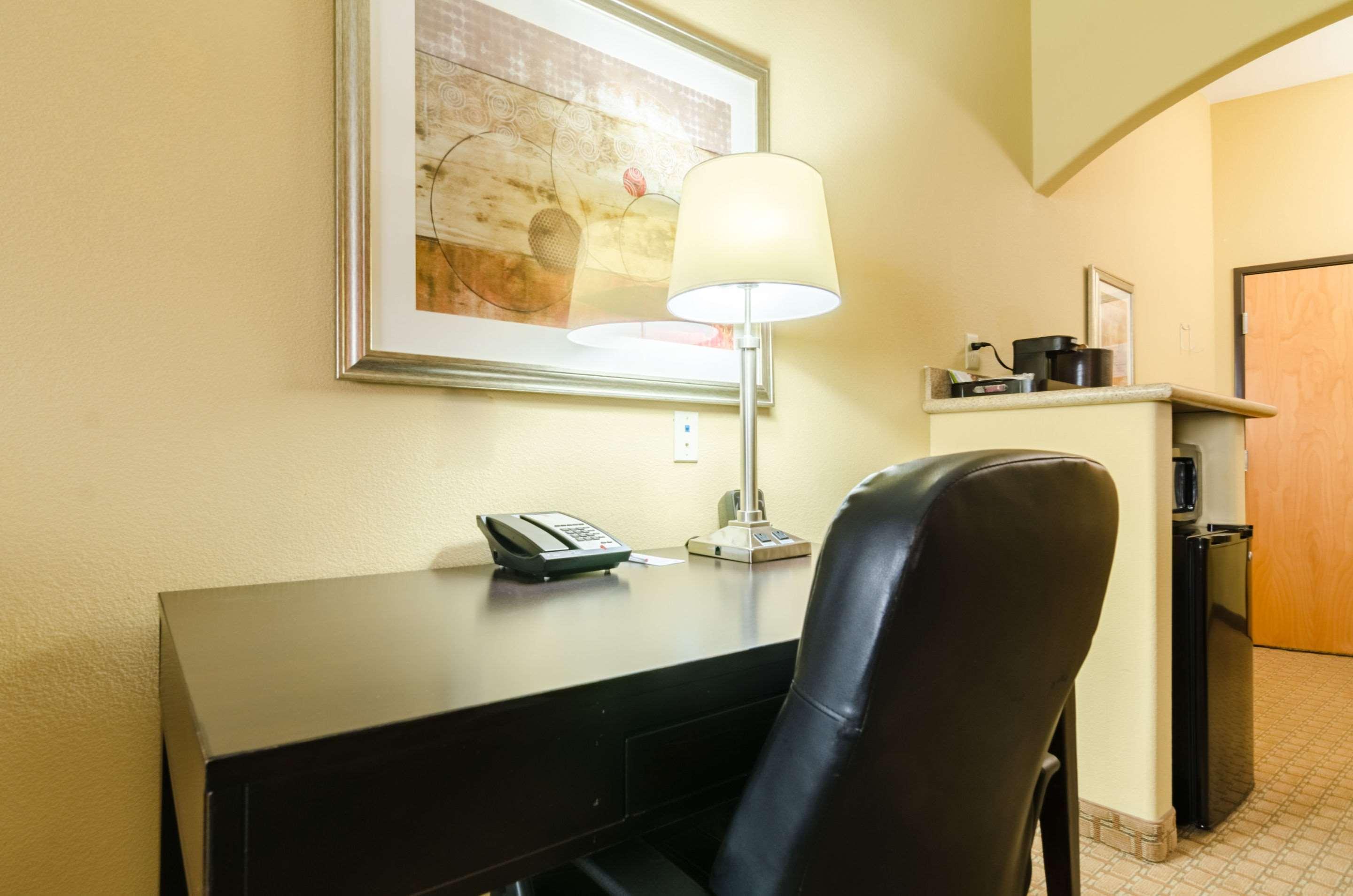 Comfort Suites Salina South Екстер'єр фото
