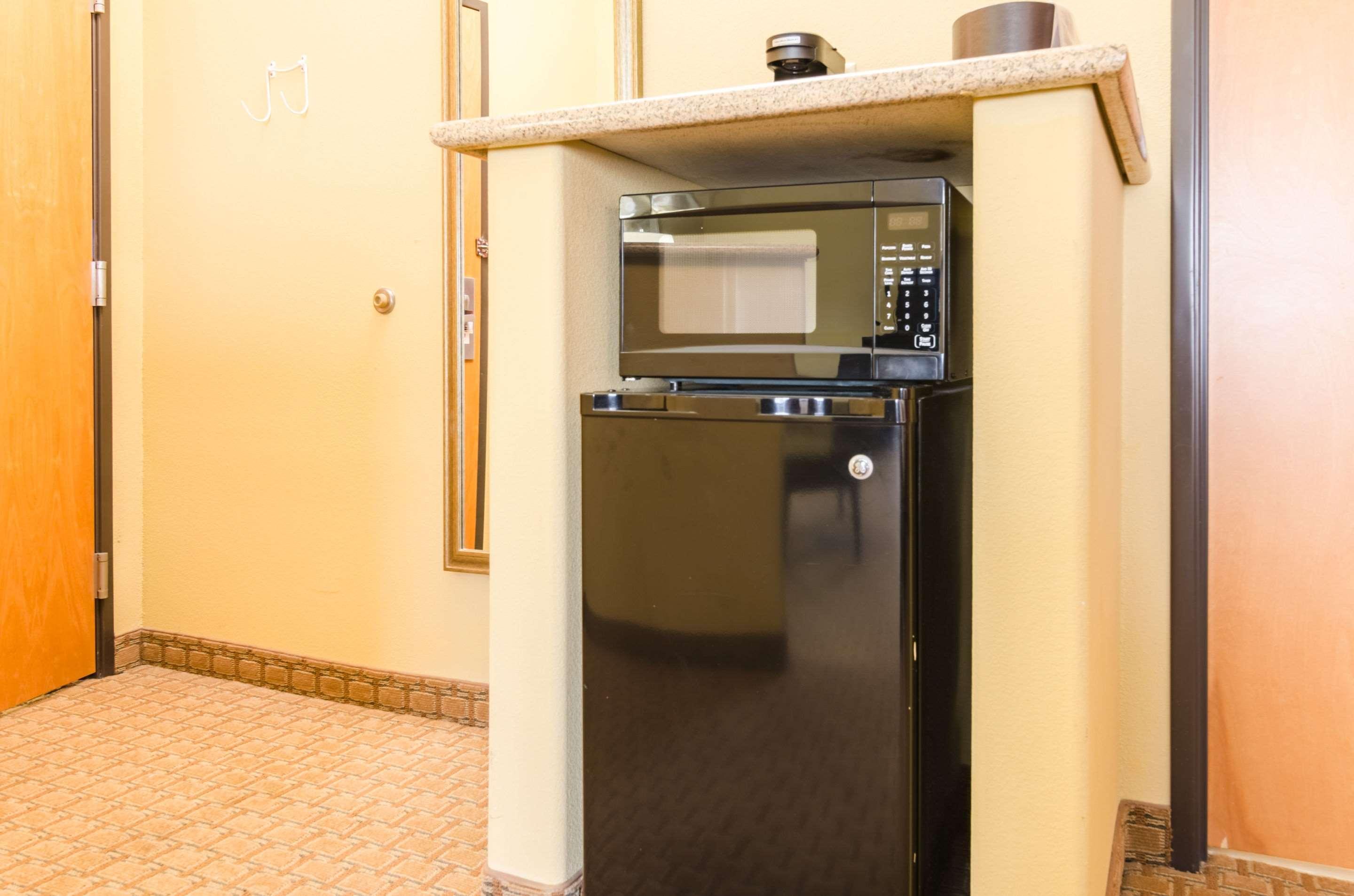 Comfort Suites Salina South Екстер'єр фото