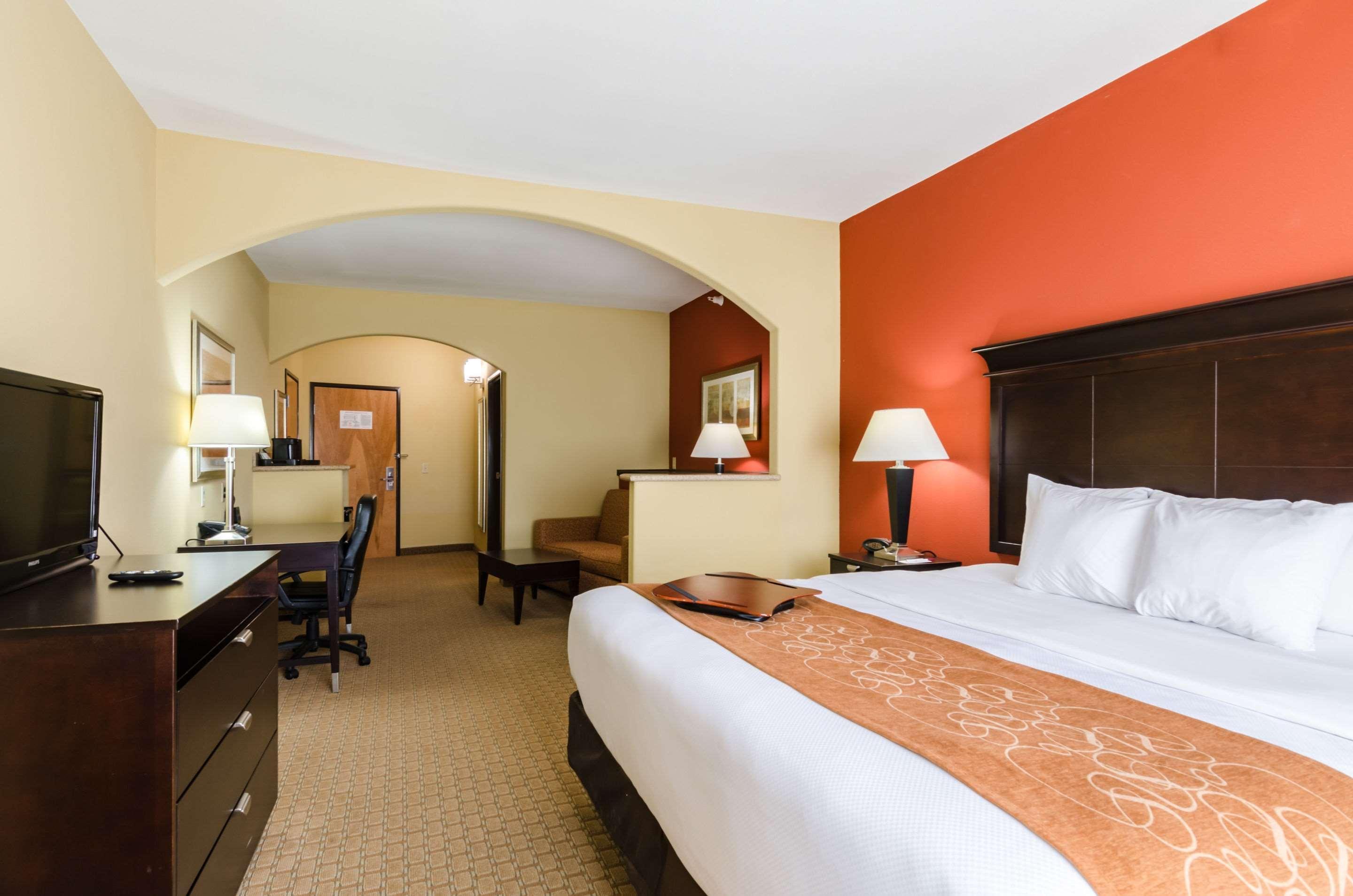 Comfort Suites Salina South Екстер'єр фото