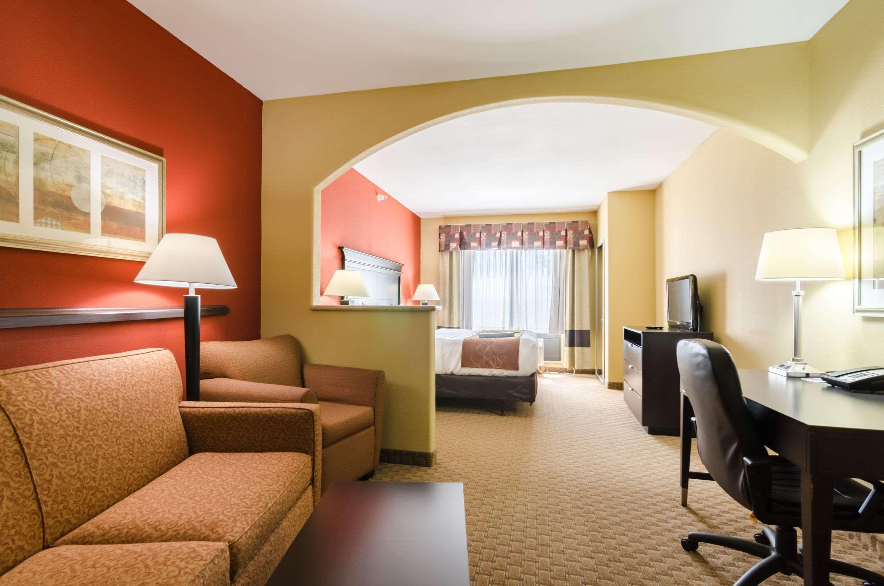 Comfort Suites Salina South Екстер'єр фото