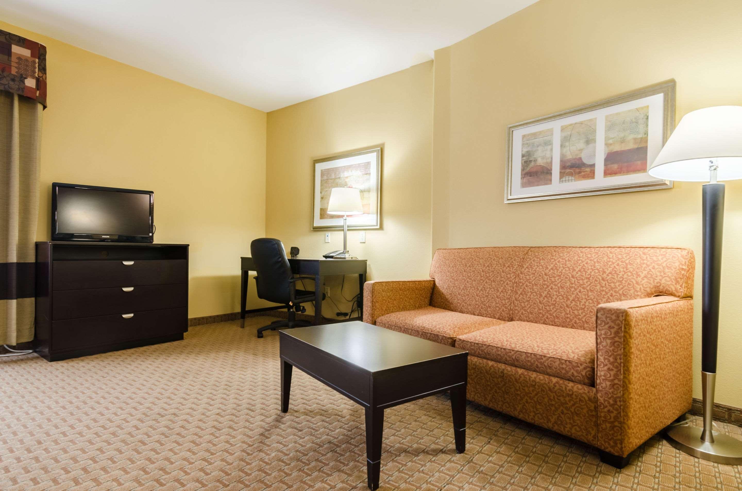 Comfort Suites Salina South Екстер'єр фото