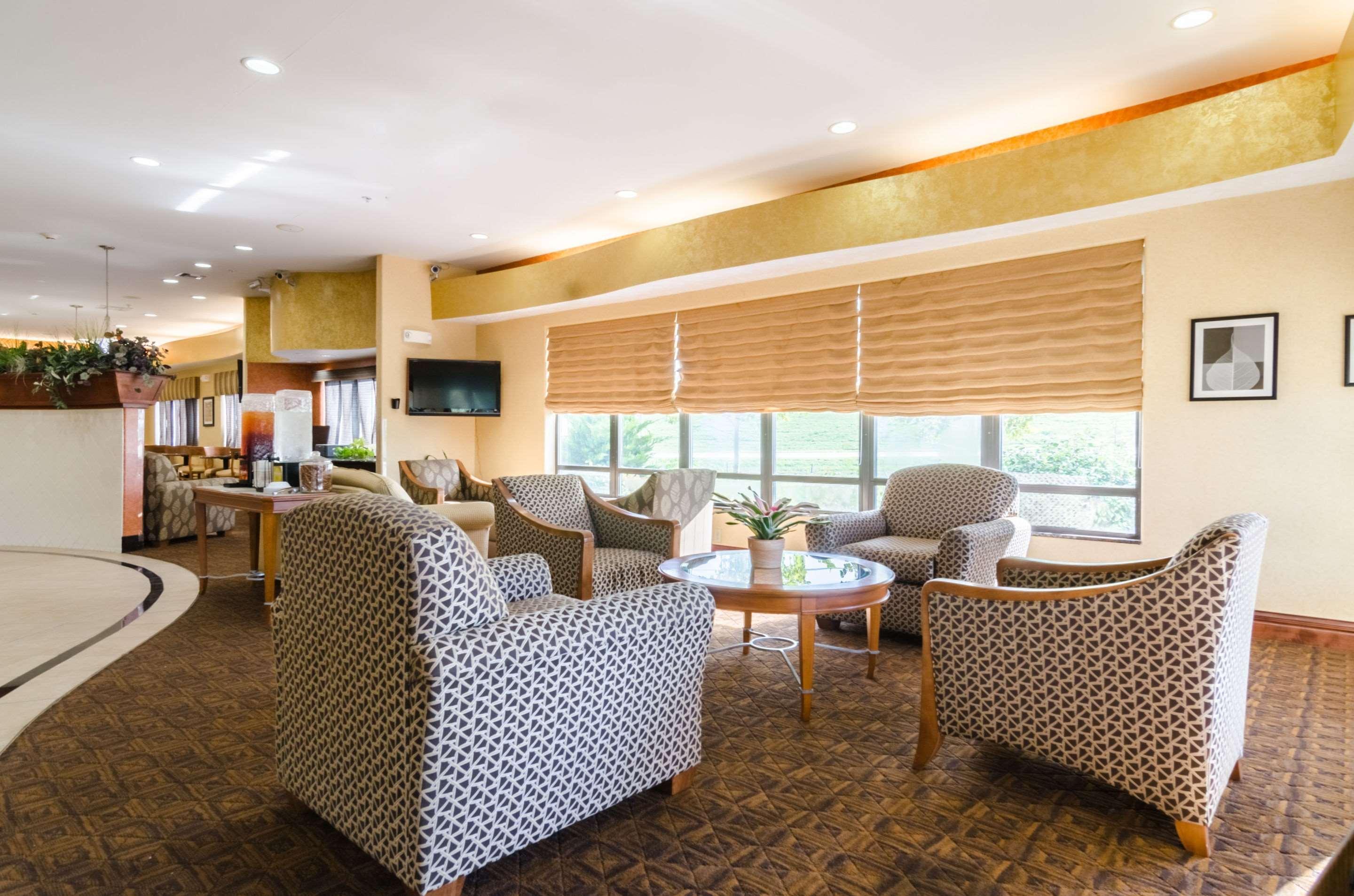 Comfort Suites Salina South Екстер'єр фото