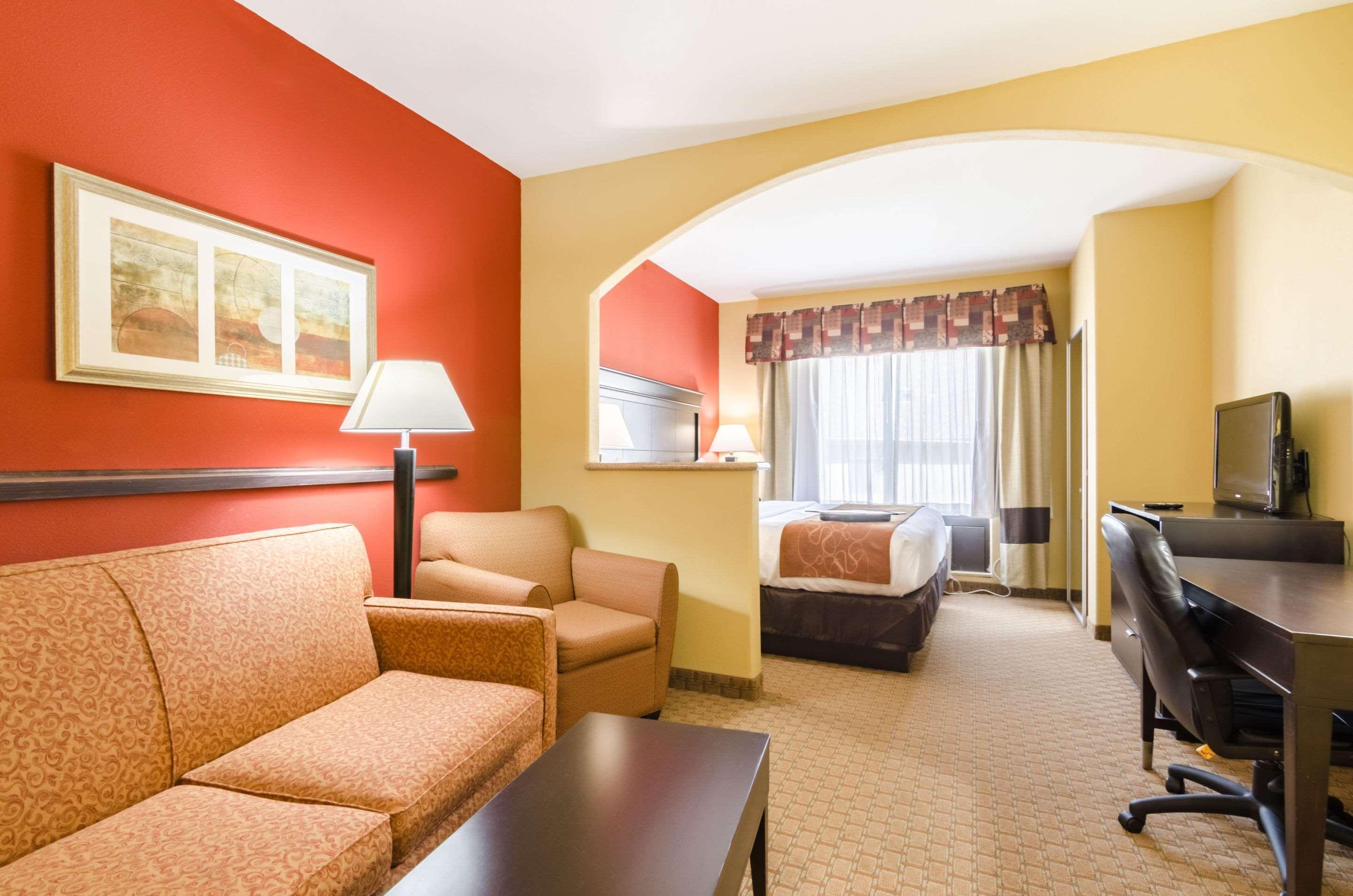 Comfort Suites Salina South Екстер'єр фото