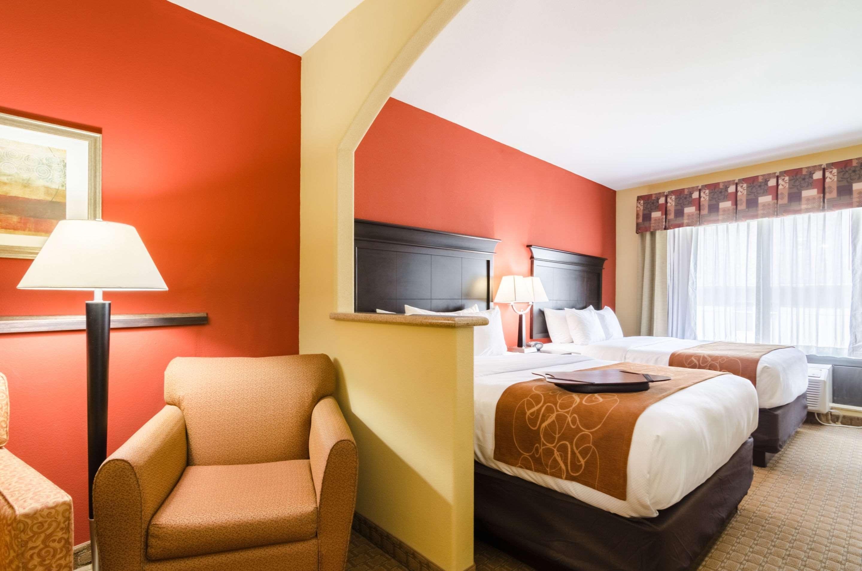 Comfort Suites Salina South Екстер'єр фото