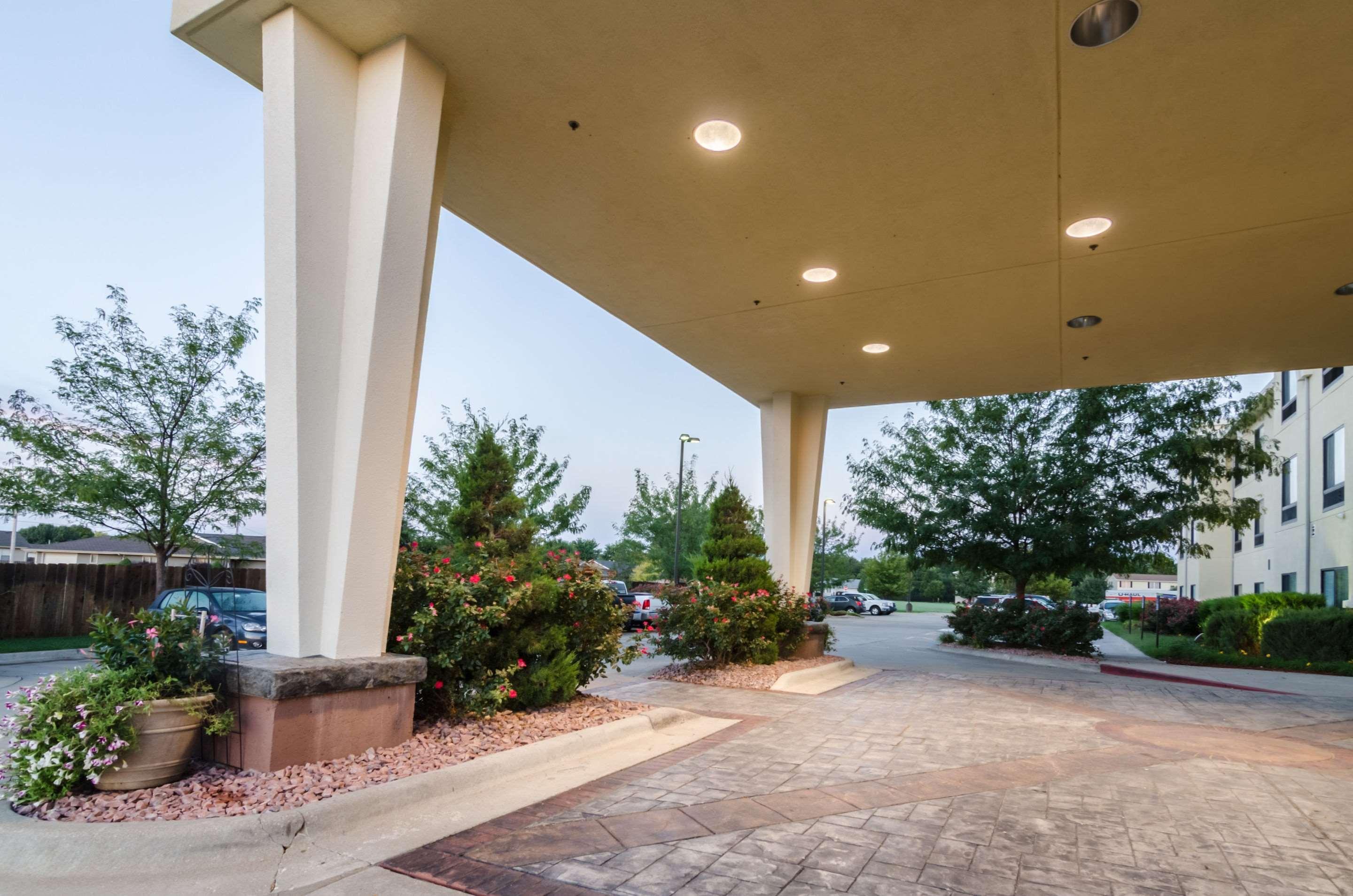 Comfort Suites Salina South Екстер'єр фото