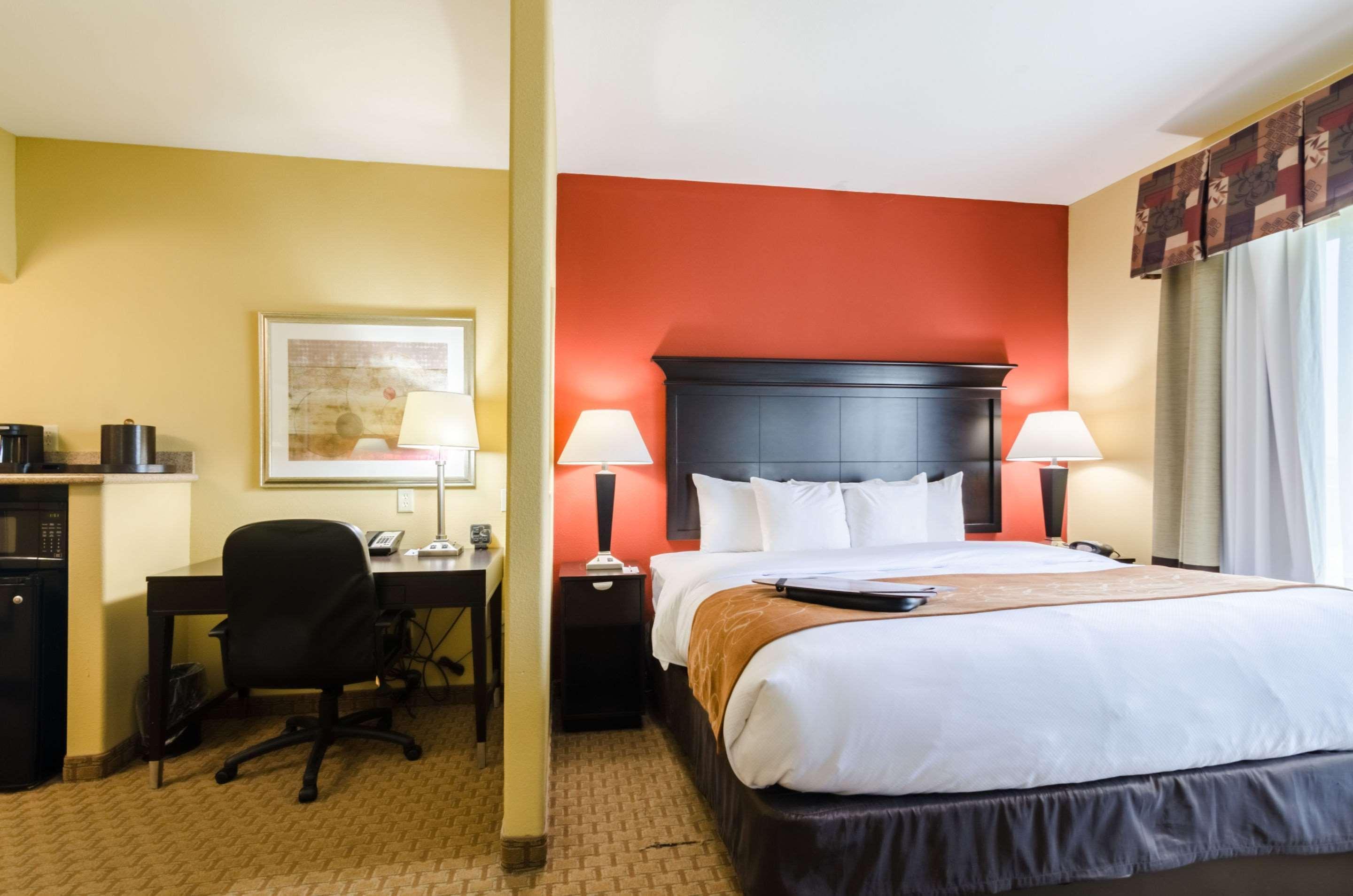 Comfort Suites Salina South Екстер'єр фото