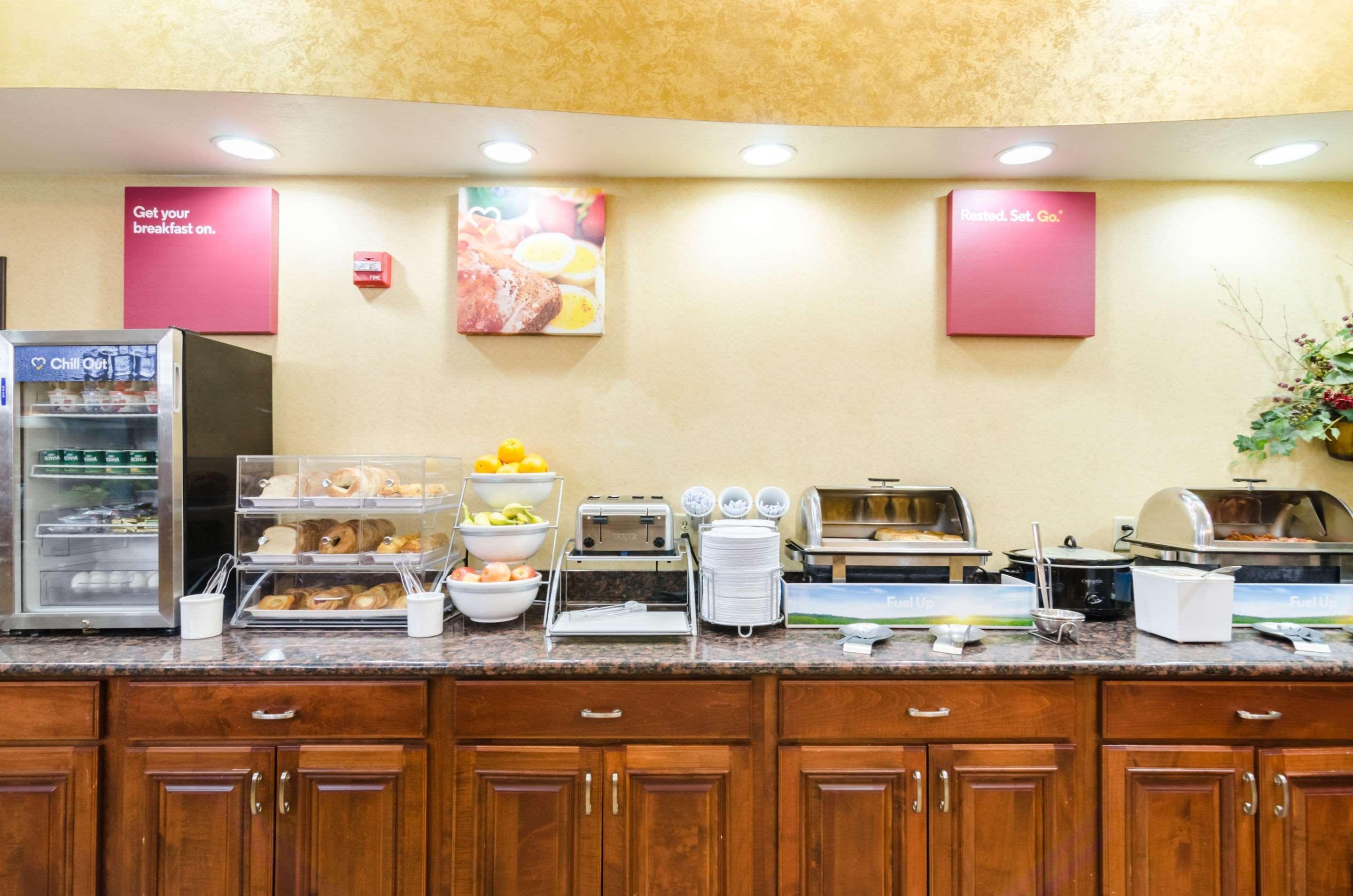 Comfort Suites Salina South Екстер'єр фото