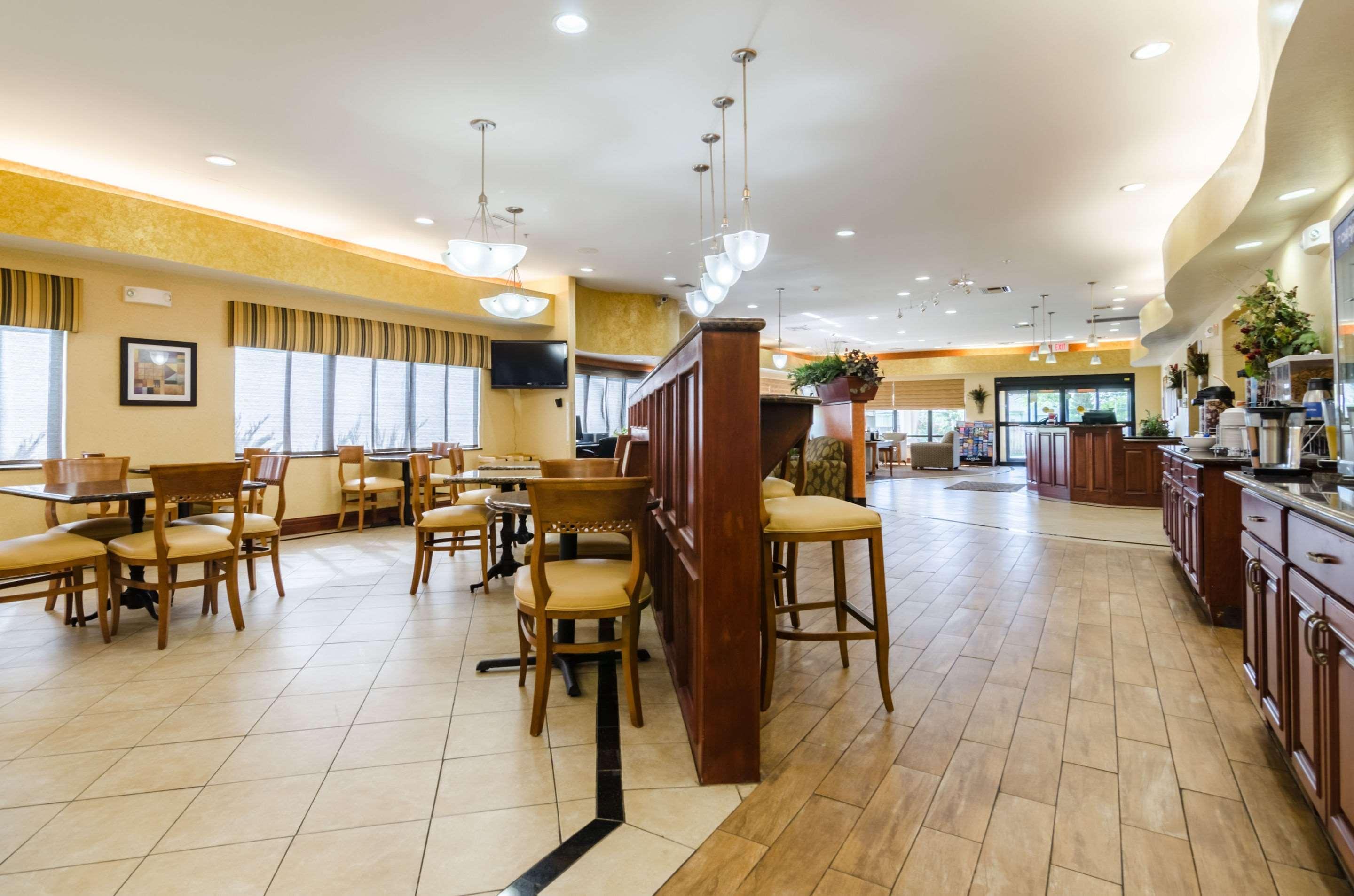 Comfort Suites Salina South Екстер'єр фото