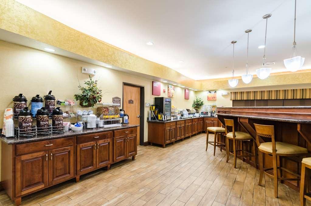 Comfort Suites Salina South Ресторан фото