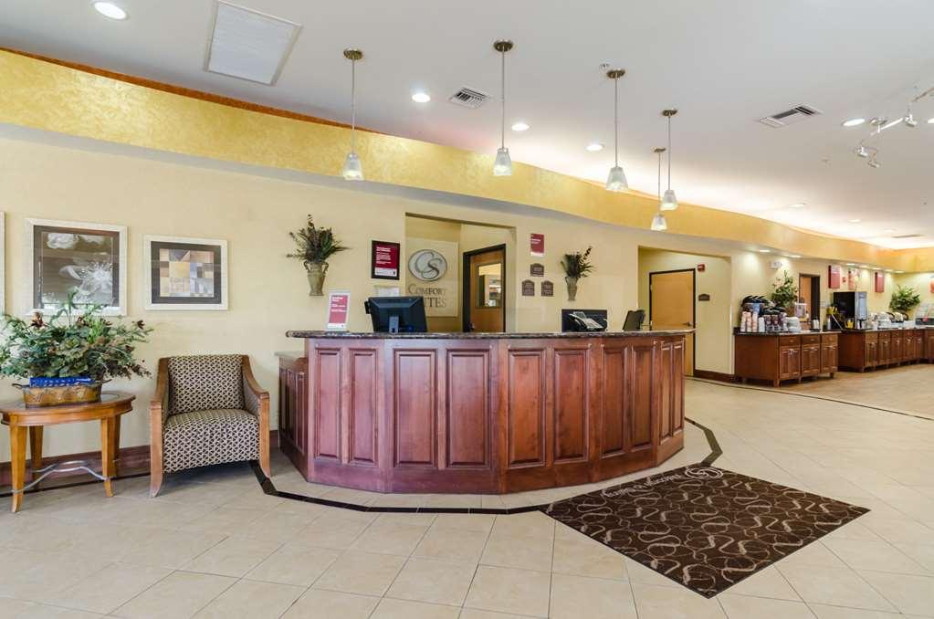 Comfort Suites Salina South Інтер'єр фото